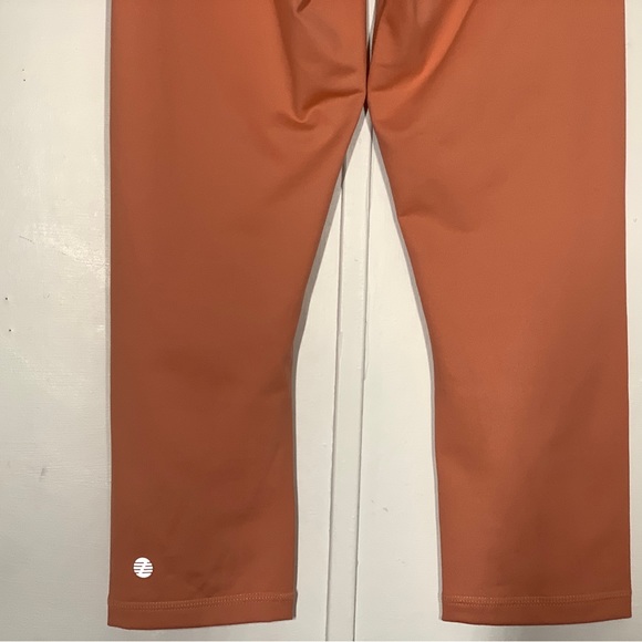 ZELLA Studio Lite Crop Leggings in Orange - Picture 7 of 11